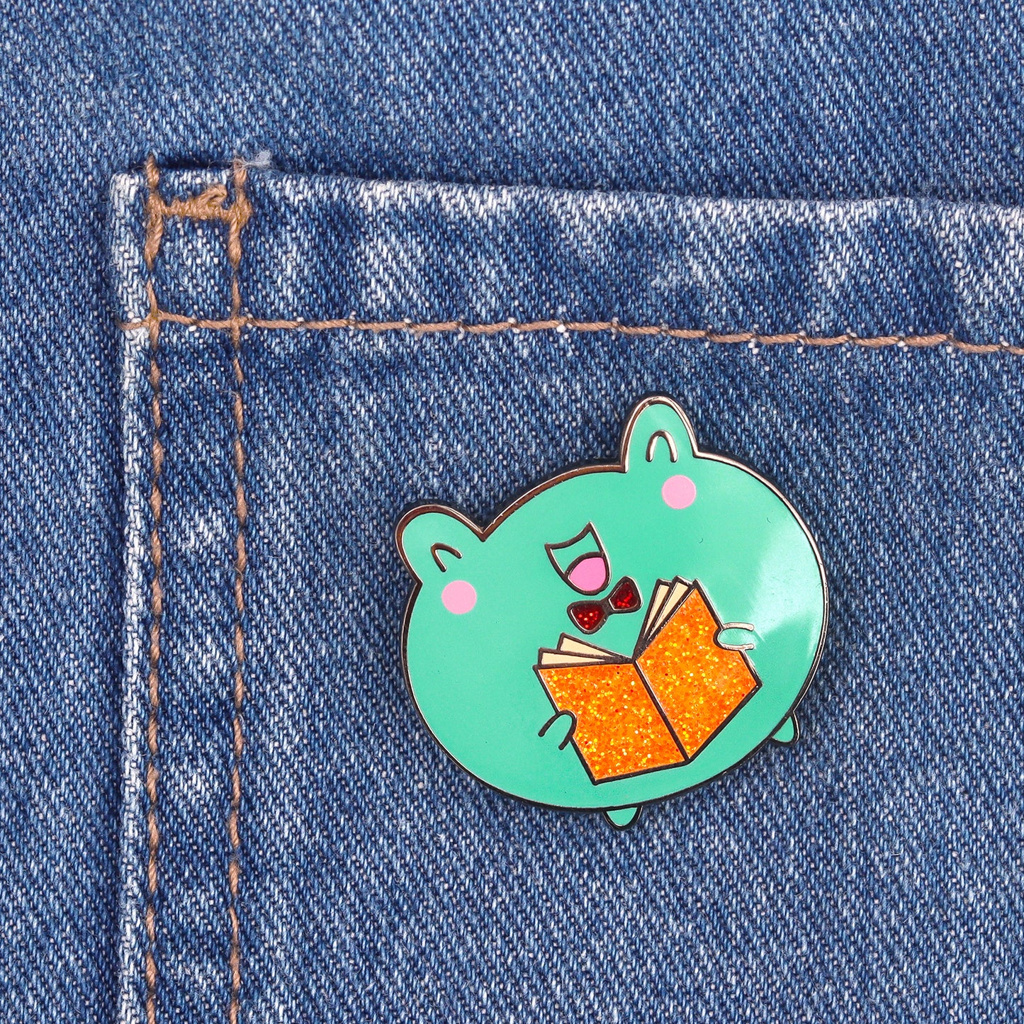 Kawaii Frog reading enamel Pin